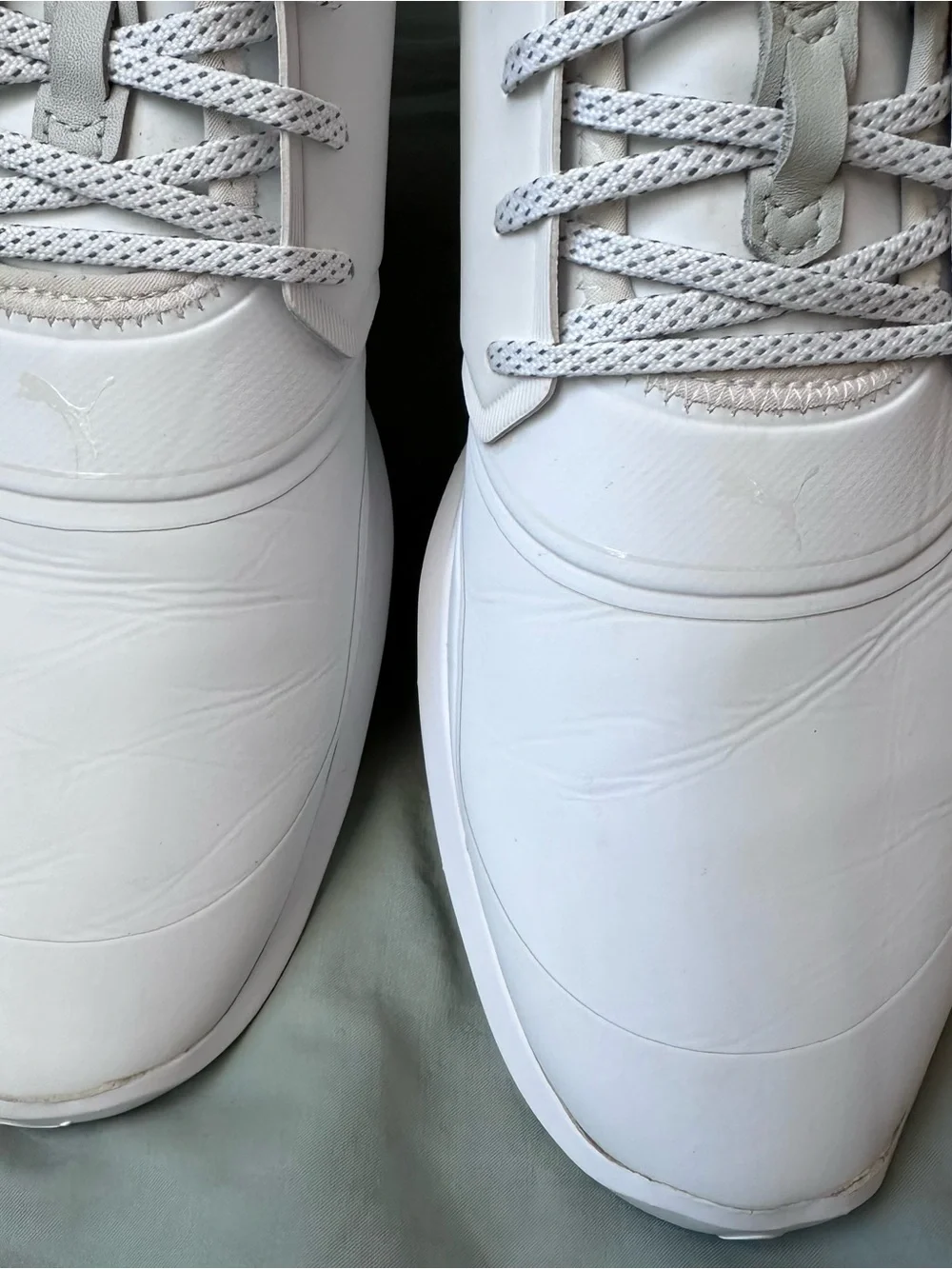 Puma Men's White and Light Gray spike less golf shoe 11